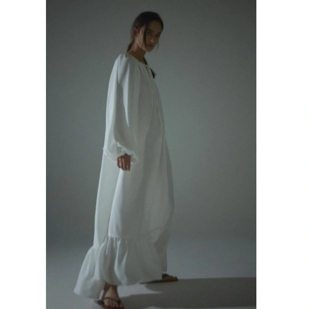 $300 Studio CUT White Puff Sleeve Maxi Oversized Dress  - ONE SIZE - Picture 2 of 9